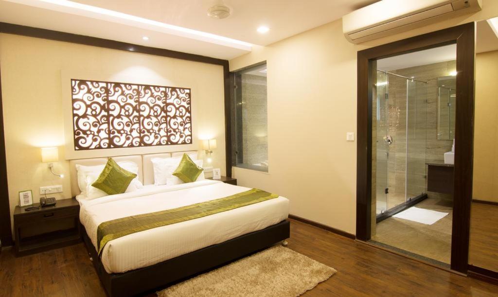 Kc Manor Hotel Jamshedpur Bagian luar foto