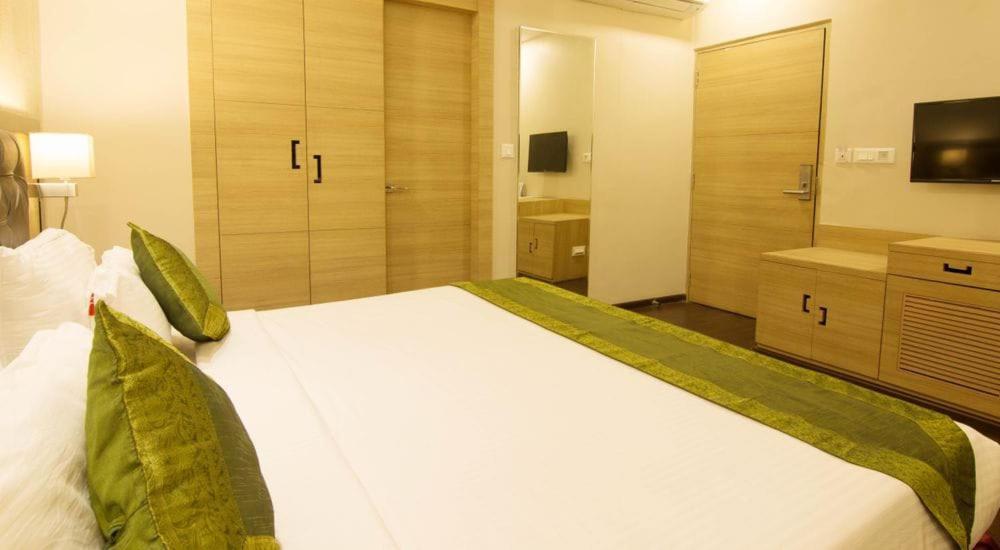 Kc Manor Hotel Jamshedpur Bagian luar foto