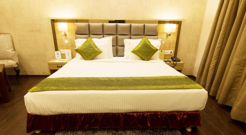 Kc Manor Hotel Jamshedpur Bagian luar foto