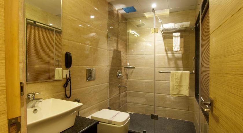 Kc Manor Hotel Jamshedpur Bagian luar foto