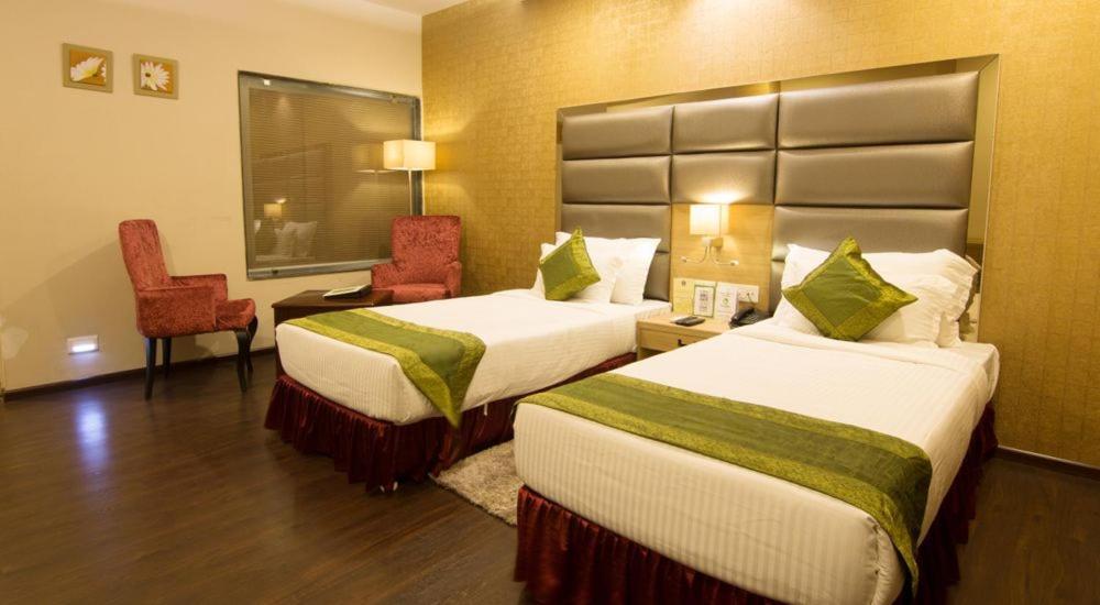 Kc Manor Hotel Jamshedpur Bagian luar foto