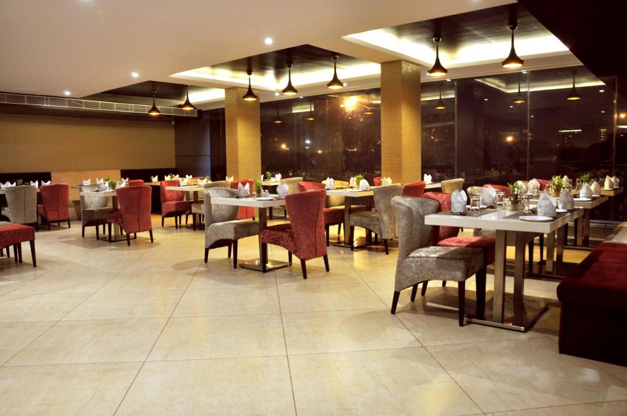 Kc Manor Hotel Jamshedpur Bagian luar foto