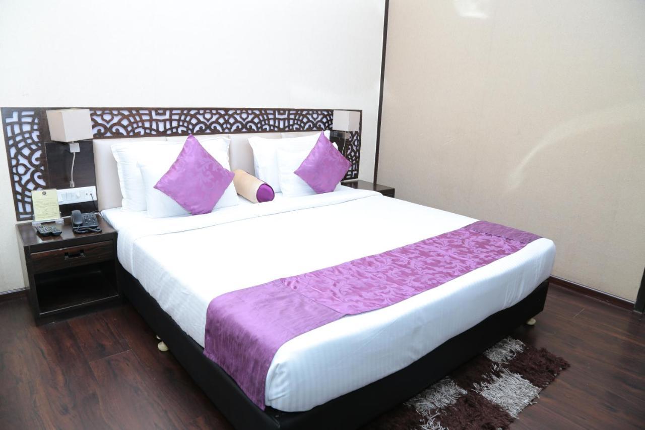 Kc Manor Hotel Jamshedpur Bagian luar foto