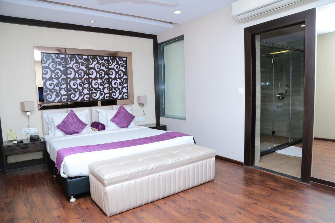 Kc Manor Hotel Jamshedpur Bagian luar foto