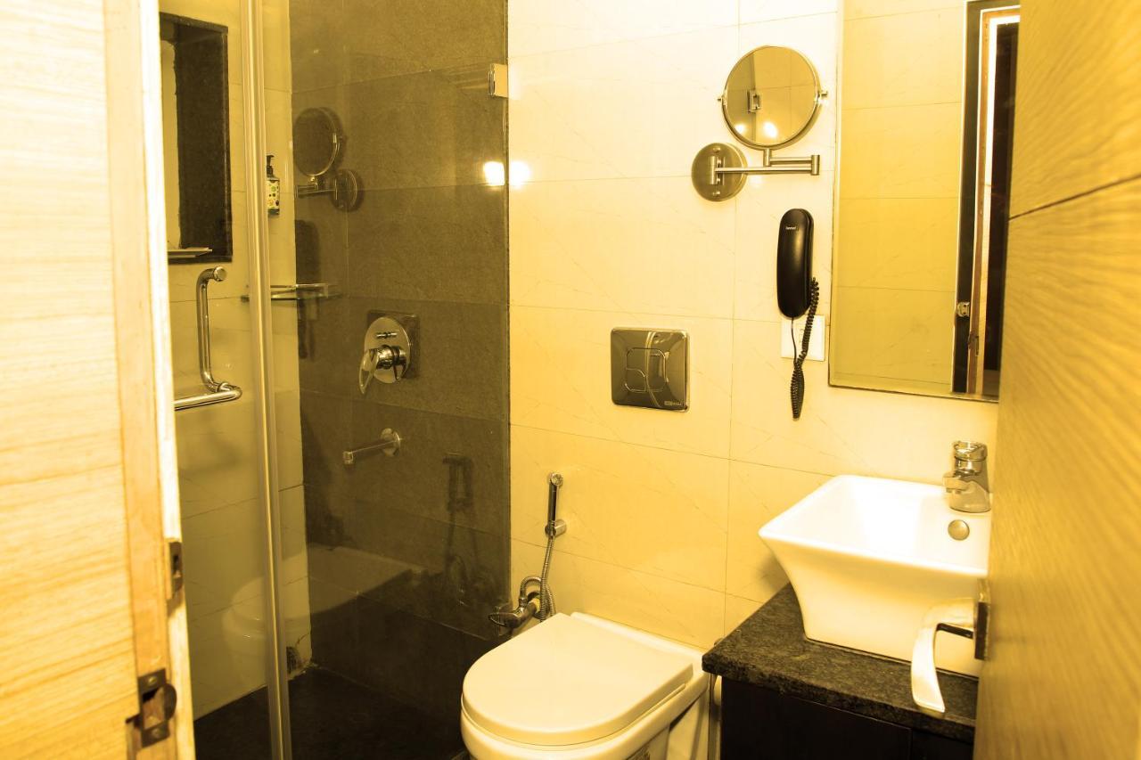 Kc Manor Hotel Jamshedpur Bagian luar foto