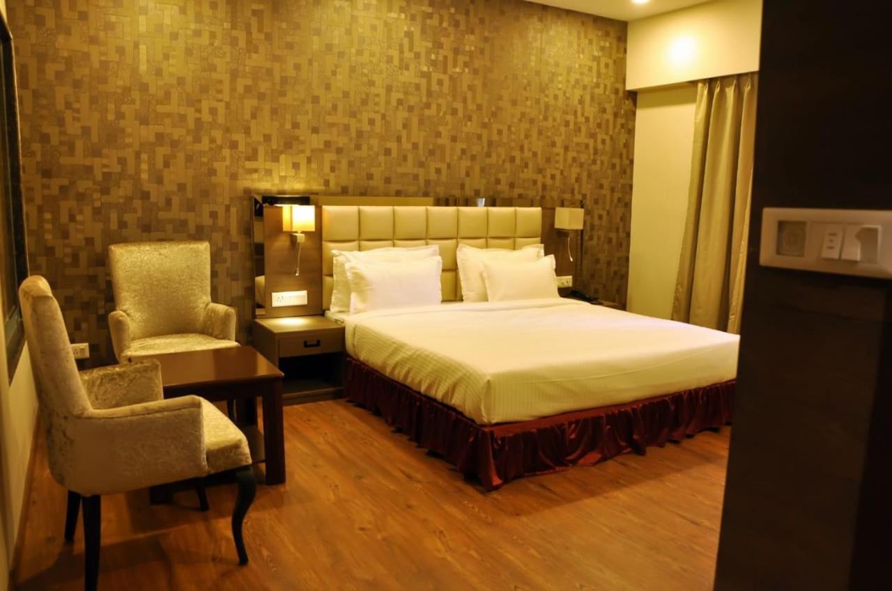 Kc Manor Hotel Jamshedpur Bagian luar foto